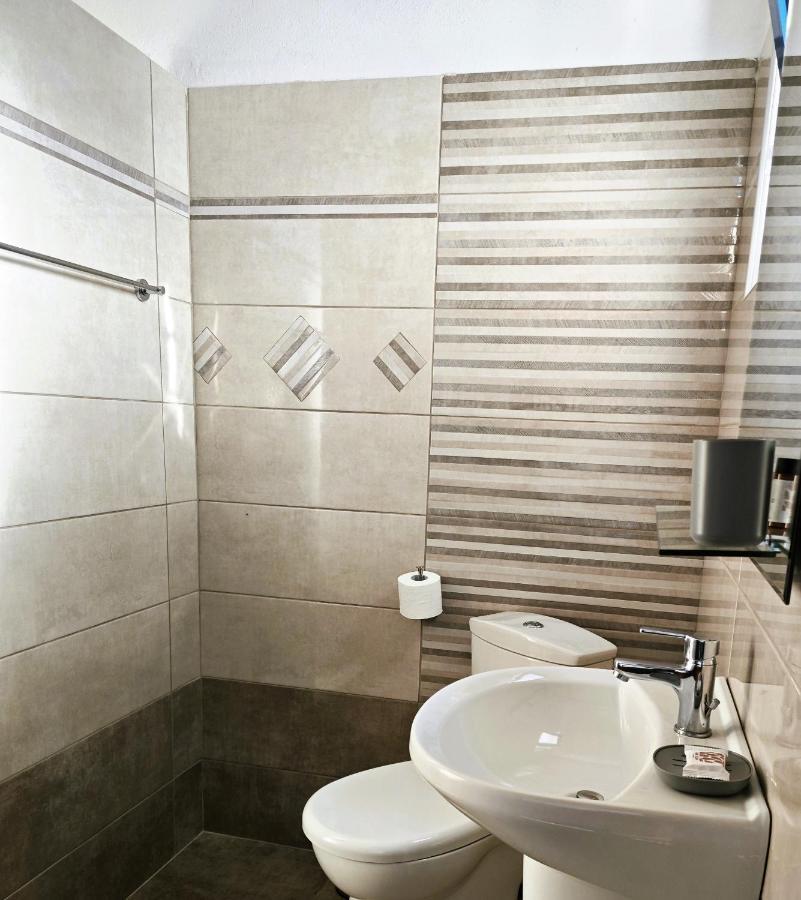Babis & Popi Rooms And Studios Frangokastello エクステリア 写真