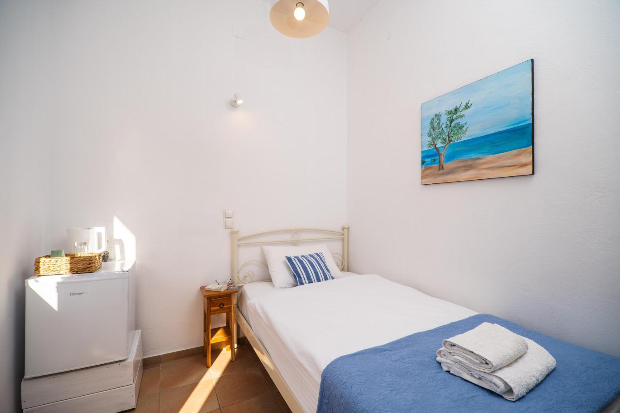 Babis & Popi Rooms And Studios Frangokastello エクステリア 写真