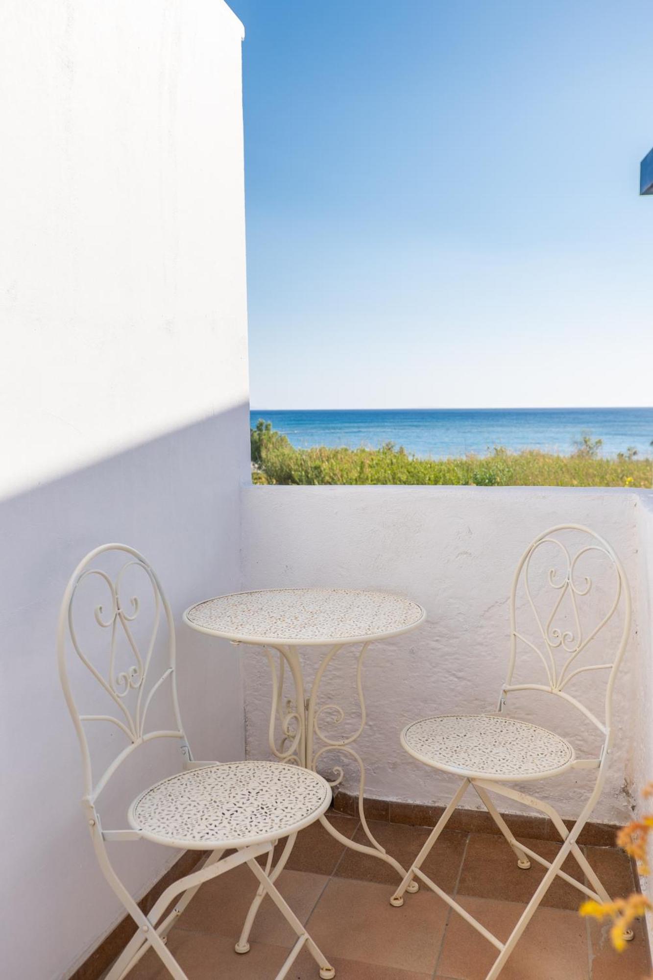 Babis & Popi Rooms And Studios Frangokastello エクステリア 写真