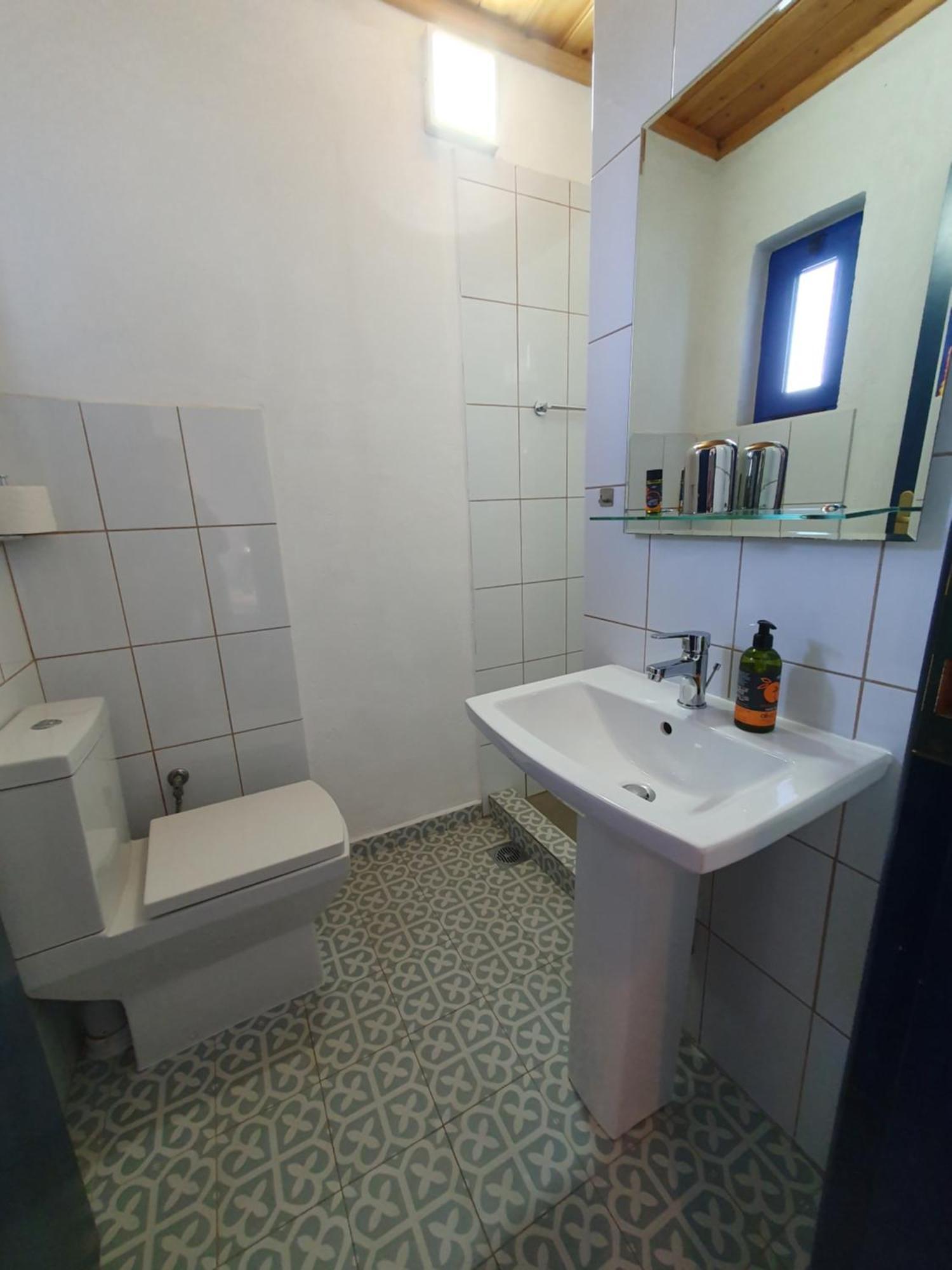 Babis & Popi Rooms And Studios Frangokastello エクステリア 写真